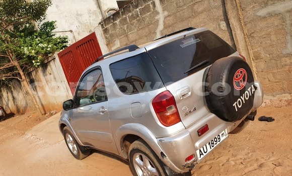 Sayi Na hannu Toyota RAV4 Azurfa Mota in Cotonou a Benin
