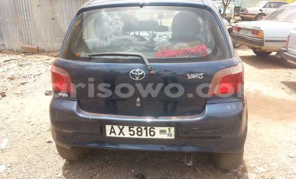 Sayi Na hannu Toyota Yaris Blue Mota in Parakou a Benin Sayi Na hannu Toyota Yaris Blue Mota in Parakou a Benin