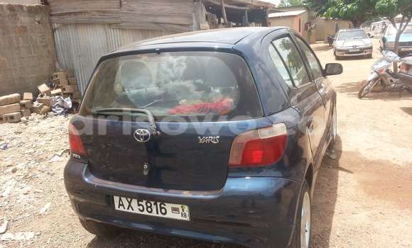 Sayi Na hannu Toyota Yaris Blue Mota in Parakou a Benin Sayi Na hannu Toyota Yaris Blue Mota in Parakou a Benin