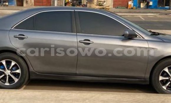 Sayi Na hannu Toyota Camry Azurfa Mota in Cotonou a Benin Sayi Na hannu Toyota Camry Azurfa Mota in Cotonou a Benin