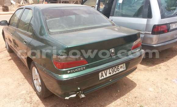 Sayi Na hannu Peugeot 406 Green Mota in Parakou a Benin Sayi Na hannu Peugeot 406 Green Mota in Parakou a Benin