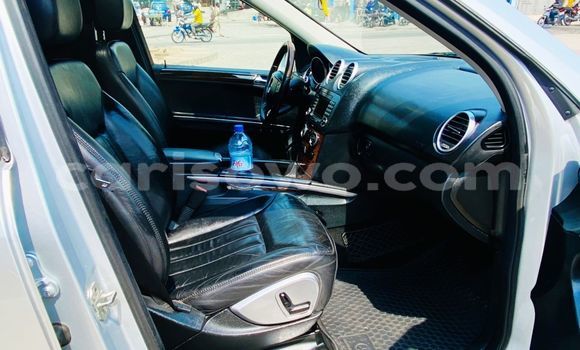 Ra Àlòkù Mercedes-Benz ML–Class Silver Ọkọ̀ in Cotonou ni Benin Ra Àlòkù Mercedes-Benz ML–Class Silver Ọkọ̀ in Cotonou ni Benin