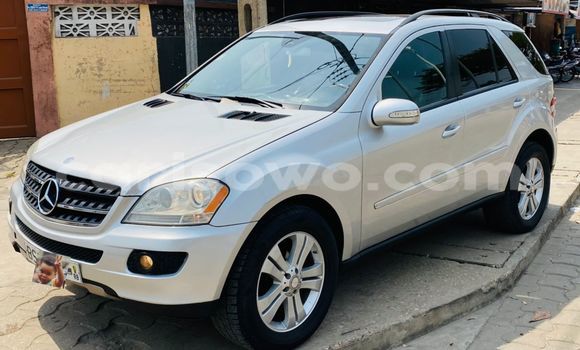 Ra Àlòkù Mercedes-Benz ML–Class Silver Ọkọ̀ in Cotonou ni Benin Ra Àlòkù Mercedes-Benz ML–Class Silver Ọkọ̀ in Cotonou ni Benin