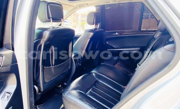 Ra Àlòkù Mercedes-Benz ML–Class Silver Ọkọ̀ in Cotonou ni Benin Ra Àlòkù Mercedes-Benz ML–Class Silver Ọkọ̀ in Cotonou ni Benin