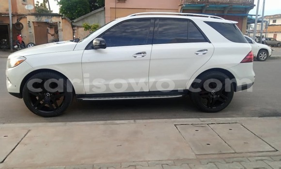 Acheter Occasion Voiture Mercedes-Benz GLK–Class Blanc à Cotonou, Benin Acheter Occasion Voiture Mercedes-Benz GLK–Class Blanc à Cotonou, Benin