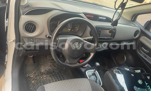 Ra Àlòkù Toyota Yaris funfun Ọkọ̀ in Cotonou ni Benin Ra Àlòkù Toyota Yaris funfun Ọkọ̀ in Cotonou ni Benin