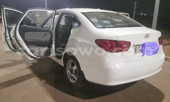 Ra Àlòkù Hyundai Elantra funfun Ọkọ̀ in Abomey Calavi ni Benin