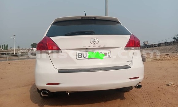Ra Àlòkù Toyota Venza funfun Ọkọ̀ in Cotonou ni Benin Ra Àlòkù Toyota Venza funfun Ọkọ̀ in Cotonou ni Benin