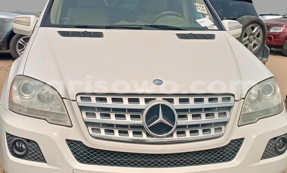 Sayi Imported Mercedes-Benz ML–Class White Mota in Cotonou a Benin Sayi Imported Mercedes-Benz ML–Class White Mota in Cotonou a Benin