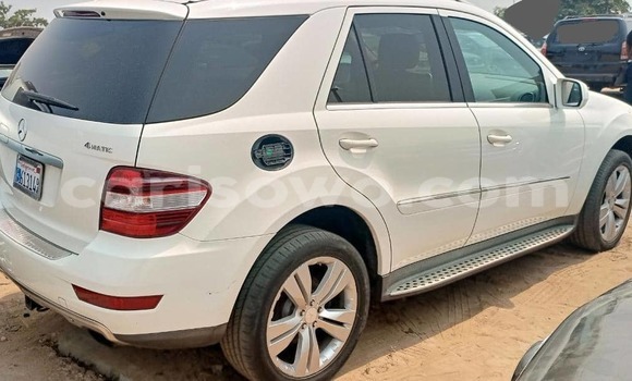 Sayi Imported Mercedes-Benz ML–Class White Mota in Cotonou a Benin Sayi Imported Mercedes-Benz ML–Class White Mota in Cotonou a Benin