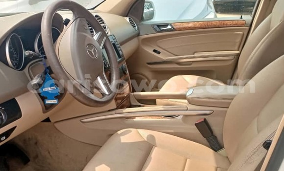 Sayi Imported Mercedes-Benz ML–Class White Mota in Cotonou a Benin Sayi Imported Mercedes-Benz ML–Class White Mota in Cotonou a Benin