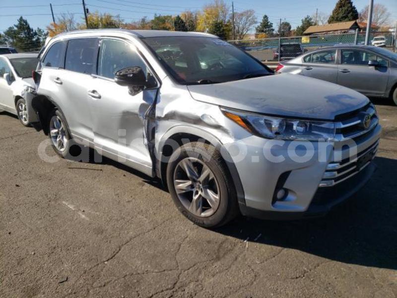 Big with watermark toyota highlander benin import dubai 12801