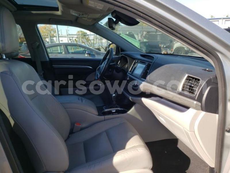 Big with watermark toyota highlander benin import dubai 12801