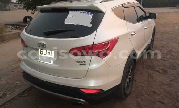 Buy Used Hyundai Santa Fe White Car in Cotonou in Benign