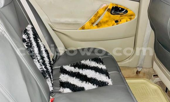 Ra Àlòkù Toyota Camry funfun Ọkọ̀ in Abomey Calavi ni Benin Ra Àlòkù Toyota Camry funfun Ọkọ̀ in Abomey Calavi ni Benin