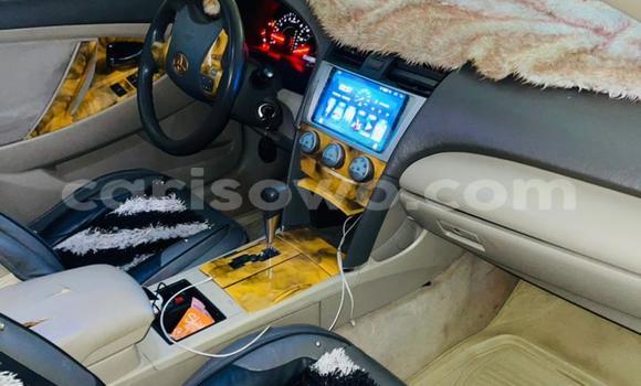 Ra Àlòkù Toyota Camry funfun Ọkọ̀ in Abomey Calavi ni Benin Ra Àlòkù Toyota Camry funfun Ọkọ̀ in Abomey Calavi ni Benin