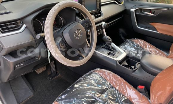 Buy Used Toyota RAV4 White Car in Abomey Calavi in Benign Buy Used Toyota RAV4 White Car in Abomey Calavi in Benign