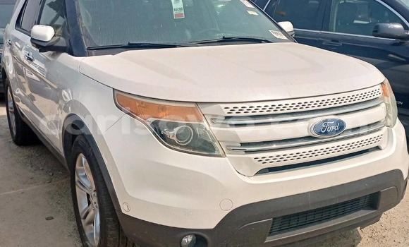 Sayi Imported Ford Explorer White Mota in Cotonou a Benin Sayi Imported Ford Explorer White Mota in Cotonou a Benin
