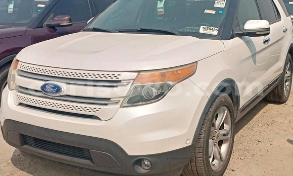 Sayi Imported Ford Explorer White Mota in Cotonou a Benin Sayi Imported Ford Explorer White Mota in Cotonou a Benin