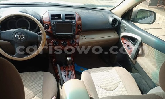 Acheter Occasion Voiture Toyota RAV4 Gris à Cotonou, Benin Acheter Occasion Voiture Toyota RAV4 Gris à Cotonou, Benin