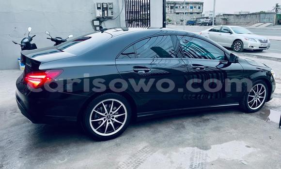 Sayi Na hannu Mercedes Viano Black Mota in Cotonou a Benin