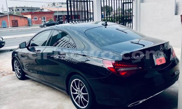 Sayi Na hannu Mercedes Viano Black Mota in Cotonou a Benin Sayi Na hannu Mercedes Viano Black Mota in Cotonou a Benin