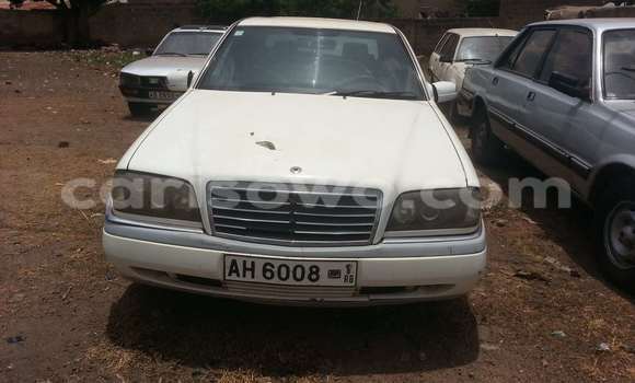 Acheter Occasion Voiture Mercedes‒Benz 250 Blanc à Parakou au Benin Acheter Occasion Voiture Mercedes‒Benz 250 Blanc à Parakou au Benin