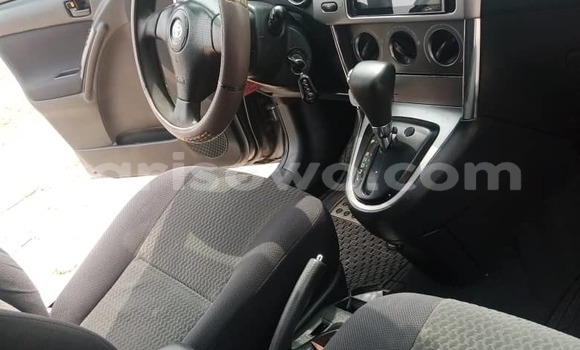 Sayi Na hannu Toyota Matrix Azurfa Mota in Abomey Calavi a Benin Sayi Na hannu Toyota Matrix Azurfa Mota in Abomey Calavi a Benin