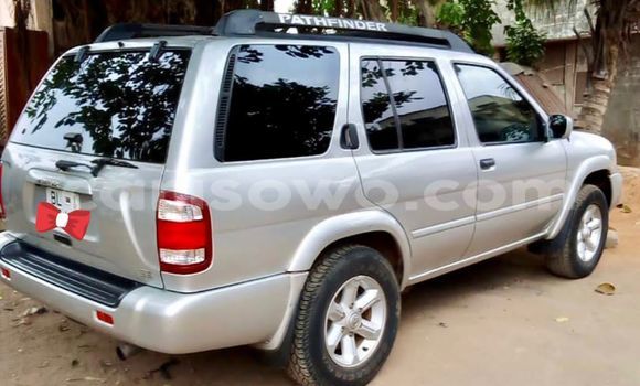 Sayi Na hannu Nissan Pathfinder Azurfa Mota in Porto Novo a Benin