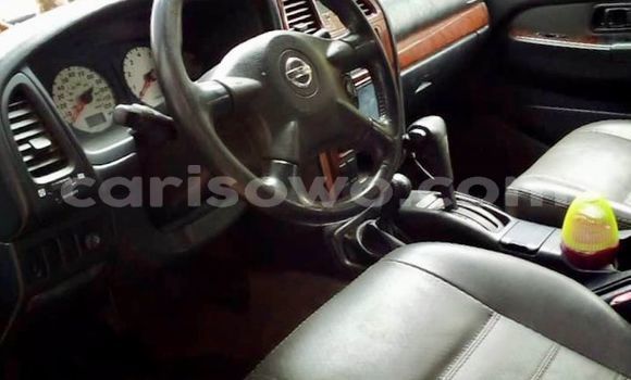 Sayi Na hannu Nissan Pathfinder Azurfa Mota in Porto Novo a Benin Sayi Na hannu Nissan Pathfinder Azurfa Mota in Porto Novo a Benin