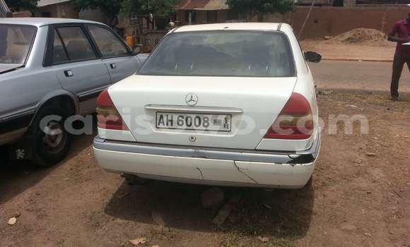 Acheter Occasion Voiture Mercedes-Benz 250 Blanc à Parakou, Benin Acheter Occasion Voiture Mercedes-Benz 250 Blanc à Parakou, Benin