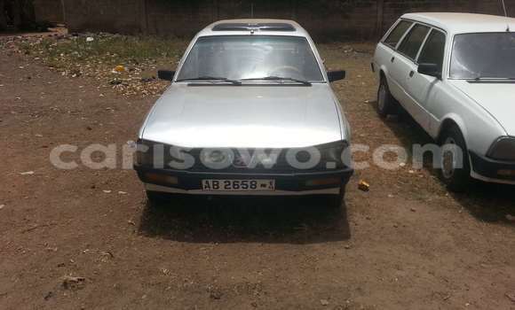 Sayi Na hannu Peugeot 605 Brown Mota in Parakou a Benin Sayi Na hannu Peugeot 605 Brown Mota in Parakou a Benin