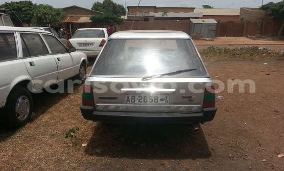 Sayi Na hannu Peugeot 605 Brown Mota in Parakou a Benin Sayi Na hannu Peugeot 605 Brown Mota in Parakou a Benin