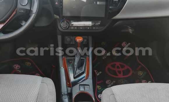 Sayi Na hannu Toyota Corolla Azurfa Mota in Abomey Calavi a Benin Sayi Na hannu Toyota Corolla Azurfa Mota in Abomey Calavi a Benin