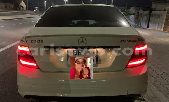 Ra Àlòkù Mercedes-Benz C–Class funfun Ọkọ̀ in Abomey Calavi ni Benin Ra Àlòkù Mercedes-Benz C–Class funfun Ọkọ̀ in Abomey Calavi ni Benin