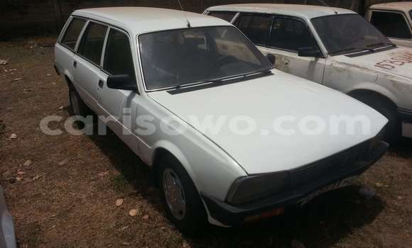 Ra Àlòkù Peugeot 605 funfun Ọkọ̀ in Savalou ni Benin Ra Àlòkù Peugeot 605 funfun Ọkọ̀ in Savalou ni Benin