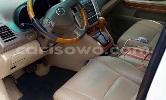Sayi Na hannu Lexus RX 350 White Mota in Abomey Calavi a Benin Sayi Na hannu Lexus RX 350 White Mota in Abomey Calavi a Benin