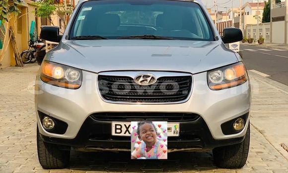 Acheter Occasion Voiture Hyundai Santa Fe Gris à Cotonou, Benin Acheter Occasion Voiture Hyundai Santa Fe Gris à Cotonou, Benin