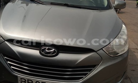 Sayi Na hannu Hyundai Tucson Azurfa Mota in Cotonou a Benin Sayi Na hannu Hyundai Tucson Azurfa Mota in Cotonou a Benin