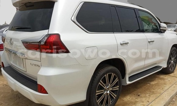 Acheter Neuf Voiture Lexus LX 570 Blanc à Cotonou, Benin Acheter Neuf Voiture Lexus LX 570 Blanc à Cotonou, Benin