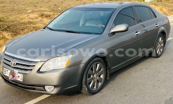 Ra Àlòkù Toyota Avalon Silver Ọkọ̀ in Abomey Calavi ni Benin Ra Àlòkù Toyota Avalon Silver Ọkọ̀ in Abomey Calavi ni Benin