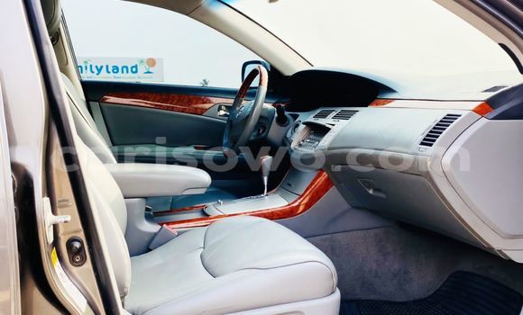 Ra Àlòkù Toyota Avalon Silver Ọkọ̀ in Abomey Calavi ni Benin Ra Àlòkù Toyota Avalon Silver Ọkọ̀ in Abomey Calavi ni Benin