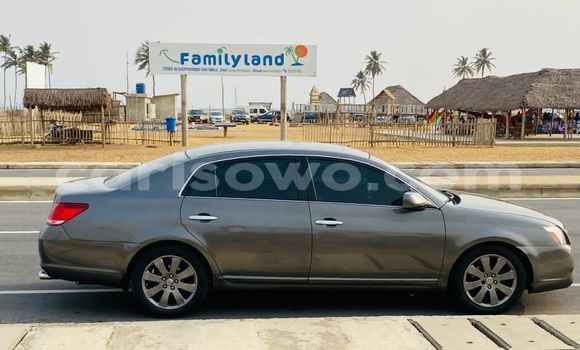 Ra Àlòkù Toyota Avalon Silver Ọkọ̀ in Abomey Calavi ni Benin Ra Àlòkù Toyota Avalon Silver Ọkọ̀ in Abomey Calavi ni Benin