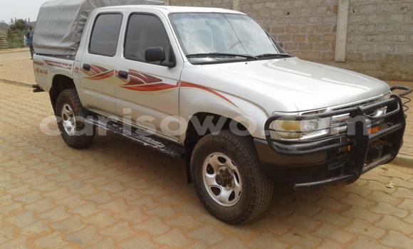 Ra Àlòkù Toyota Hilux Silver Ọkọ̀ in Abomey Calavi ni Benin Ra Àlòkù Toyota Hilux Silver Ọkọ̀ in Abomey Calavi ni Benin
