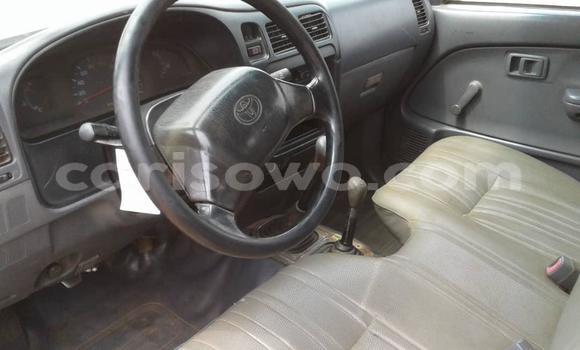 Ra Àlòkù Toyota Hilux Silver Ọkọ̀ in Abomey Calavi ni Benin Ra Àlòkù Toyota Hilux Silver Ọkọ̀ in Abomey Calavi ni Benin