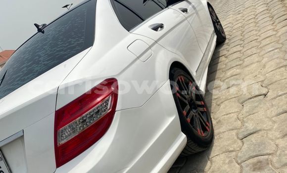 Acheter Occasion Voiture Mercedes-Benz C-klasse Blanc à Abomey Calavi, Benin Acheter Occasion Voiture Mercedes-Benz C-klasse Blanc à Abomey Calavi, Benin