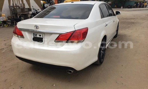 Ra Àlòkù Toyota Avalon funfun Ọkọ̀ in Cotonou ni Benin Ra Àlòkù Toyota Avalon funfun Ọkọ̀ in Cotonou ni Benin