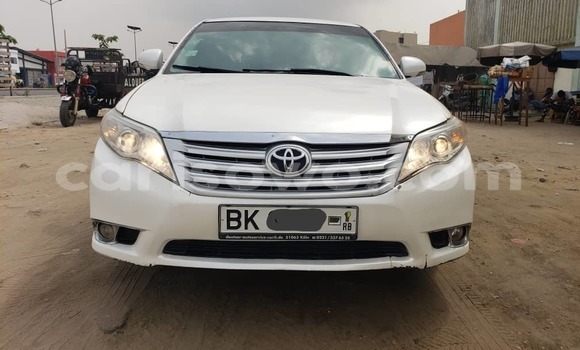 Ra Àlòkù Toyota Avalon funfun Ọkọ̀ in Cotonou ni Benin Ra Àlòkù Toyota Avalon funfun Ọkọ̀ in Cotonou ni Benin