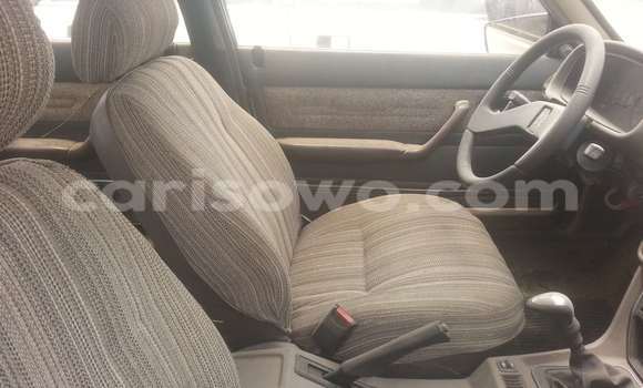 Sayi Na hannu Peugeot 605 White Mota in Parakou a Benin Sayi Na hannu Peugeot 605 White Mota in Parakou a Benin