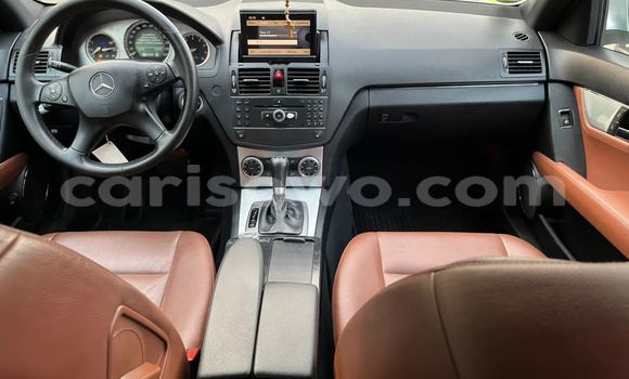 Acheter Occasion Voiture Mercedes-Benz C–Class Gris à Abomey Calavi, Benin Acheter Occasion Voiture Mercedes-Benz C–Class Gris à Abomey Calavi, Benin